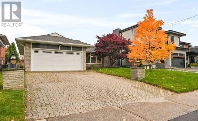 185 RATHBURN ROAD, Toronto, Ontario