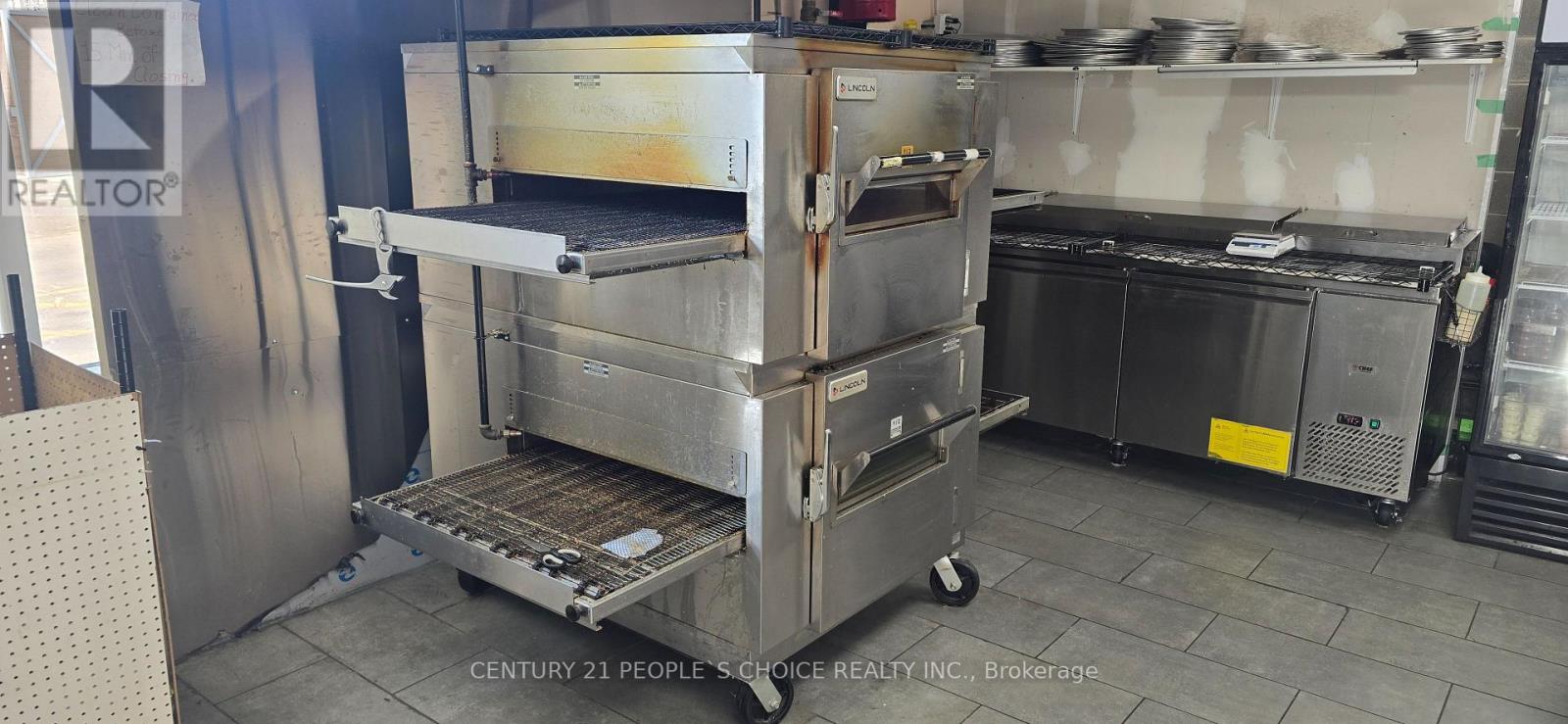 C4 - 702 Woolwich Street, Guelph, Ontario  N1H 3Z1 - Photo 5 - X12860776