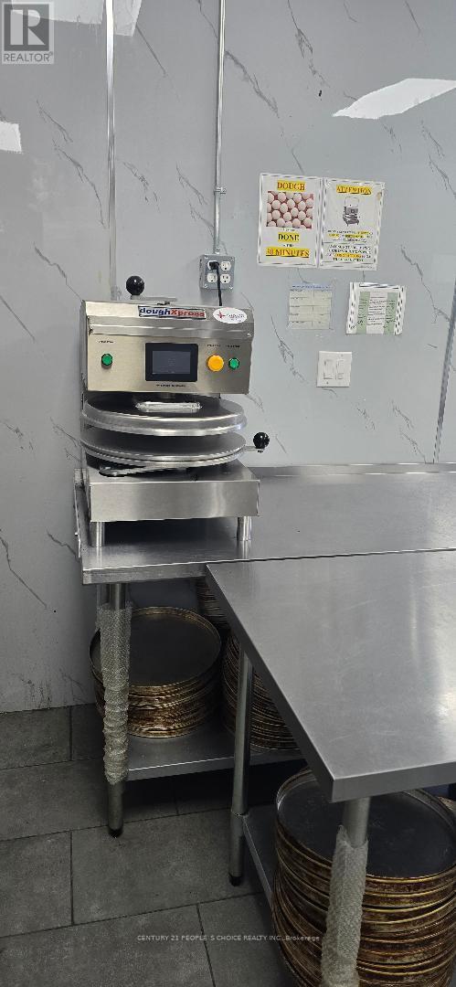 C4 - 702 Woolwich Street, Guelph, Ontario  N1H 3Z1 - Photo 7 - X12860776