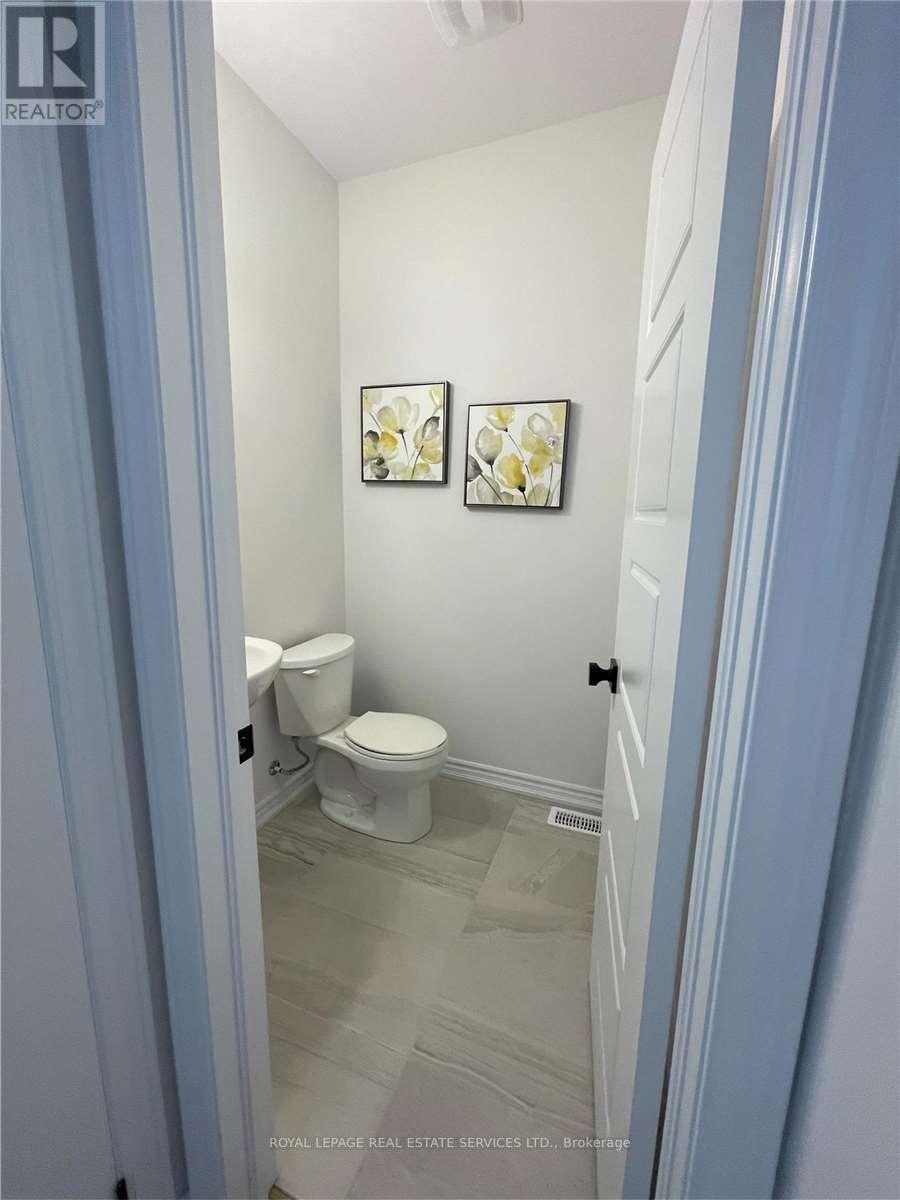 60 Dewberry Drive, Kitchener, Ontario  N2B 0A9 - Photo 6 - X12860816