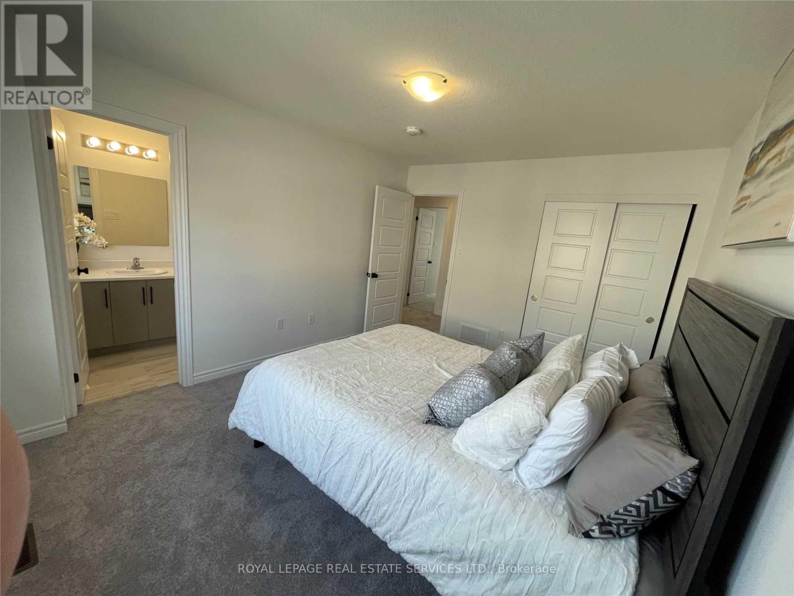 60 Dewberry Drive, Kitchener, Ontario  N2B 0A9 - Photo 8 - X12860816