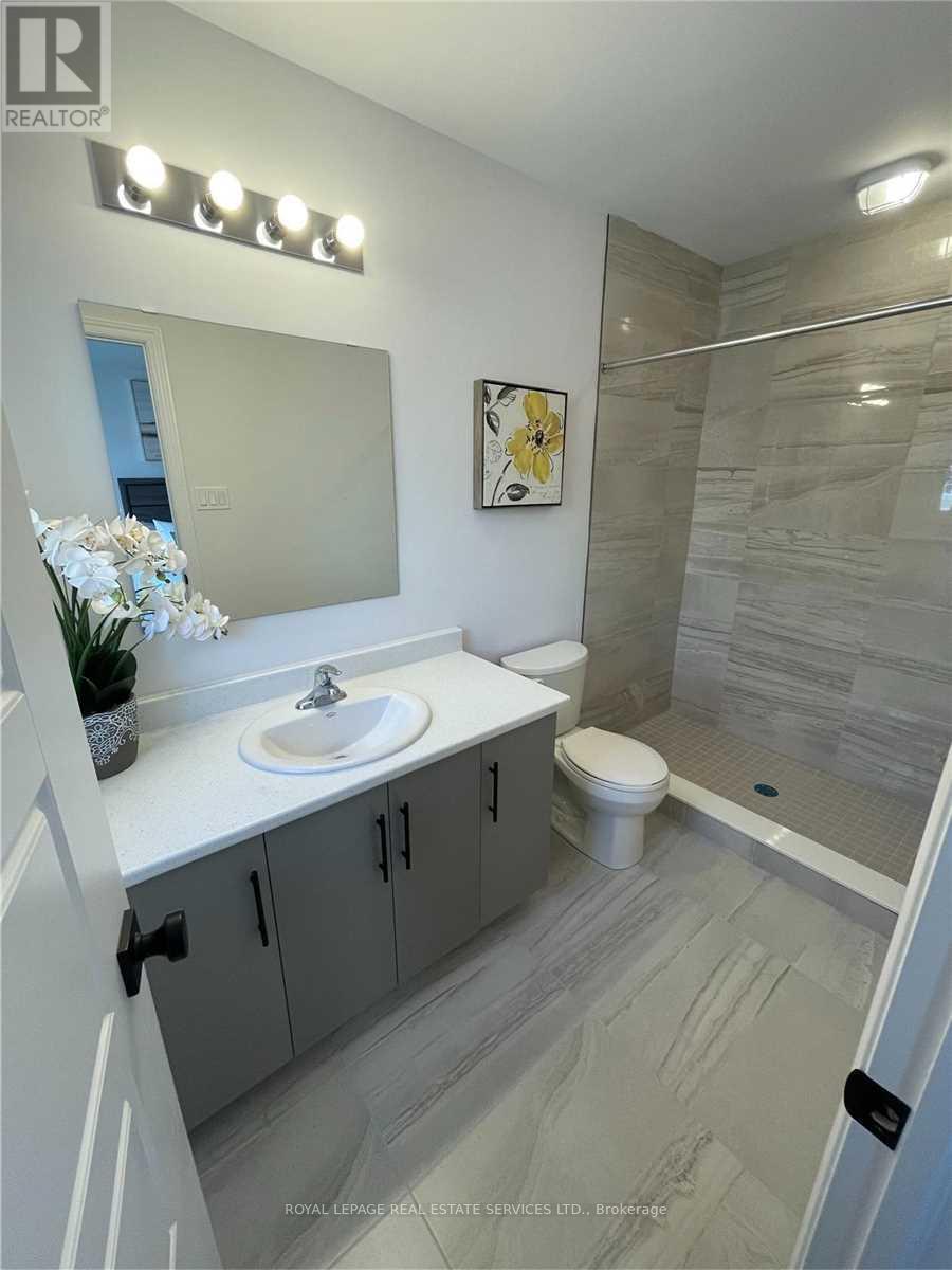 60 Dewberry Drive, Kitchener, Ontario  N2B 0A9 - Photo 9 - X12860816