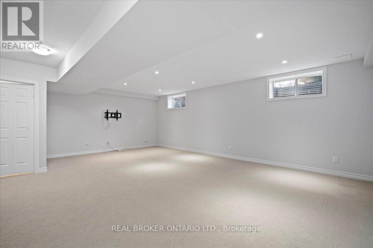 22 - 435 Winchester Drive, Waterloo, Ontario  N2T 0B7 - Photo 29 - X12860868