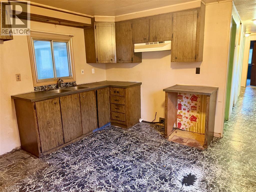 17 Spruce Street, Mcgregor, Ontario  N0R 1J0 - Photo 9 - 26004819