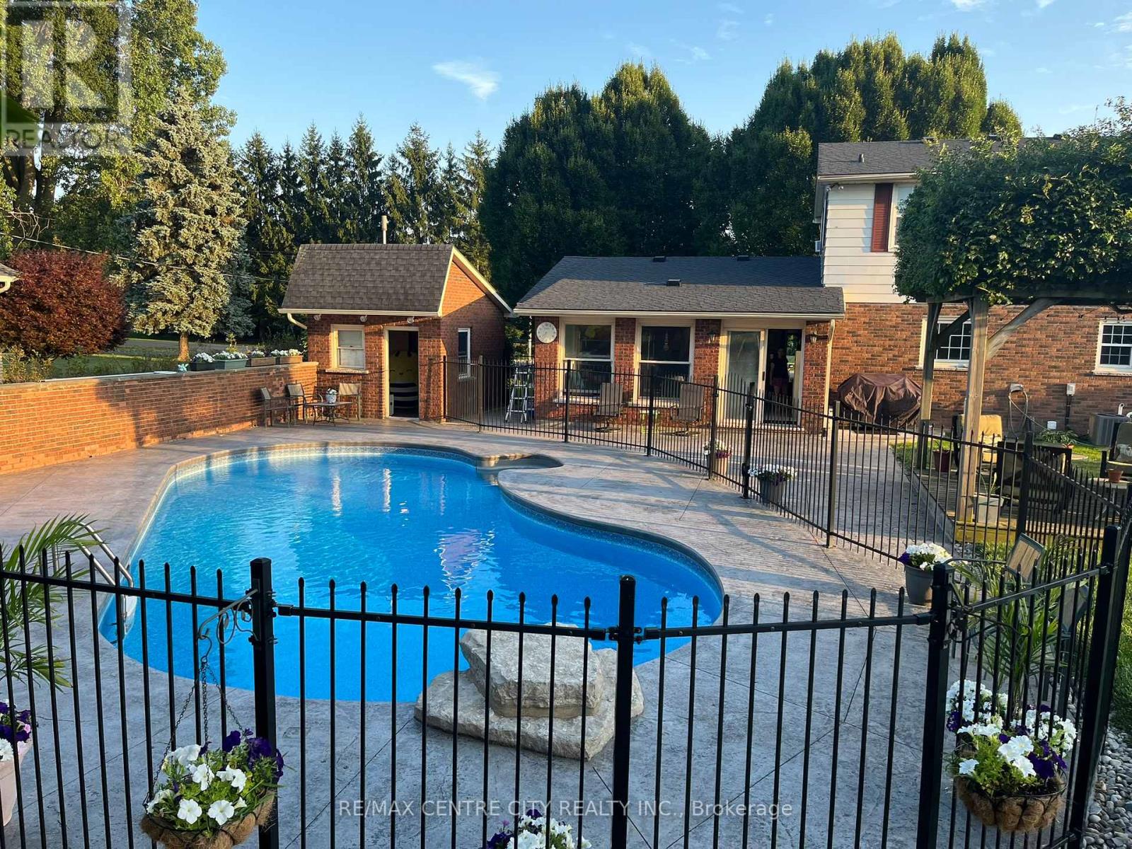 6579 Bostwick Road, Central Elgin, Ontario  N0L 2L0 - Photo 37 - X12850732