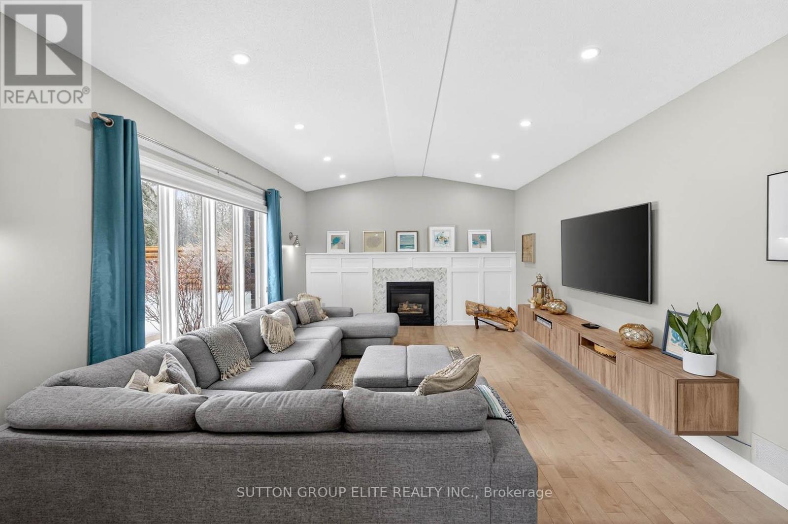 11 ELDERBERRY LANE, Hamilton, Ontario