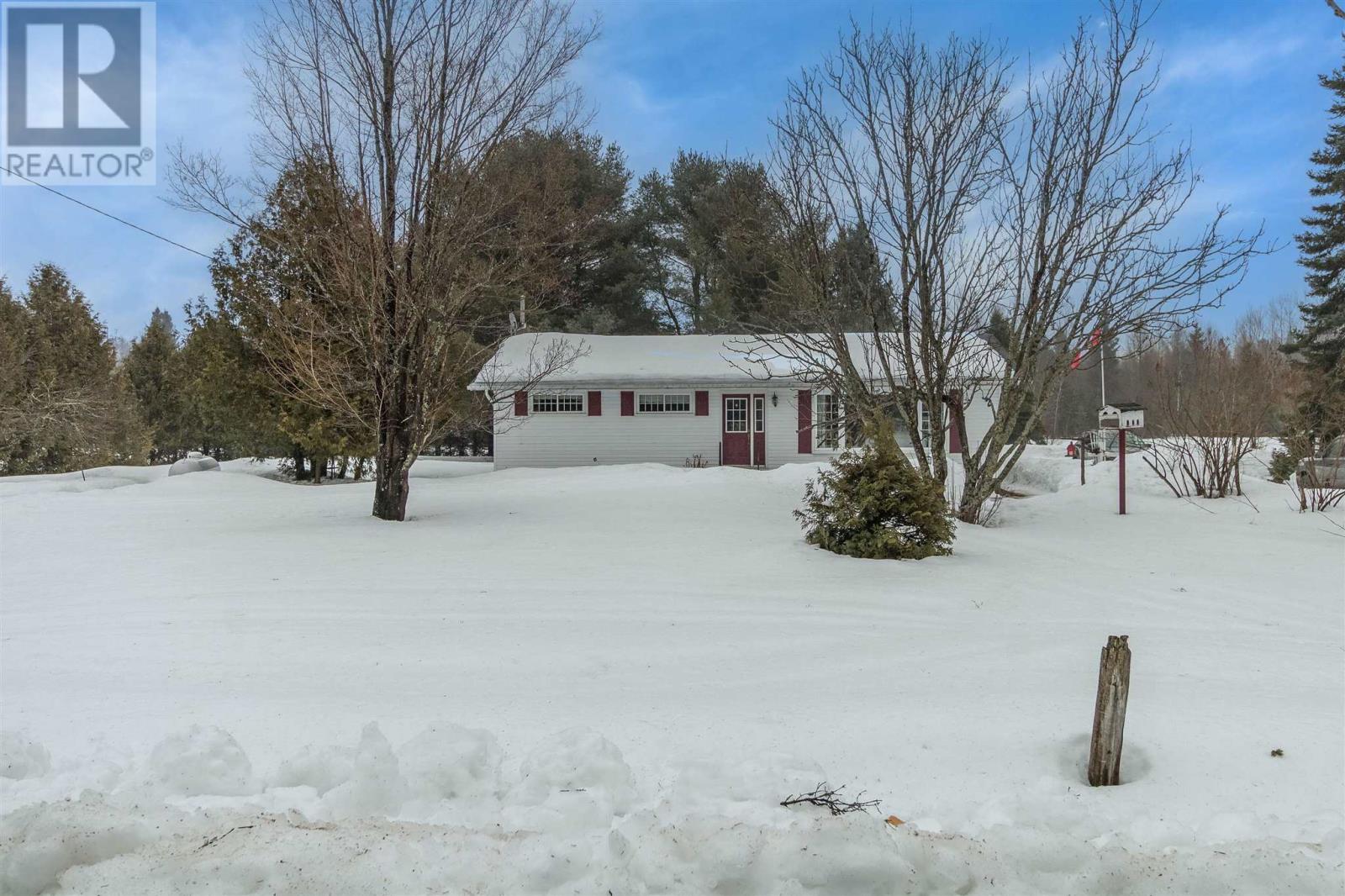 12 Kirby Rd, Goulais River, Ontario  P0S 1E0 - Photo 3 - SM260435