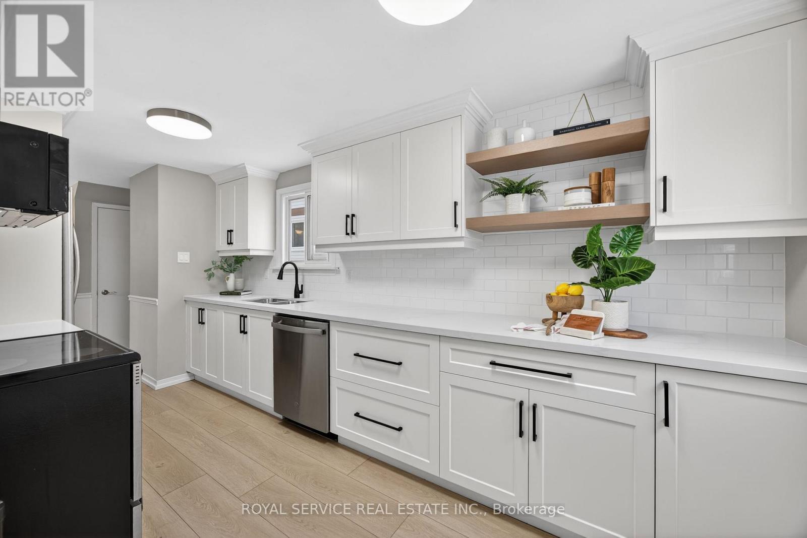 41 Hemingway Crescent, Barrie (Letitia Heights), Ontario  L4N 5G2 - Photo 17 - S12861124