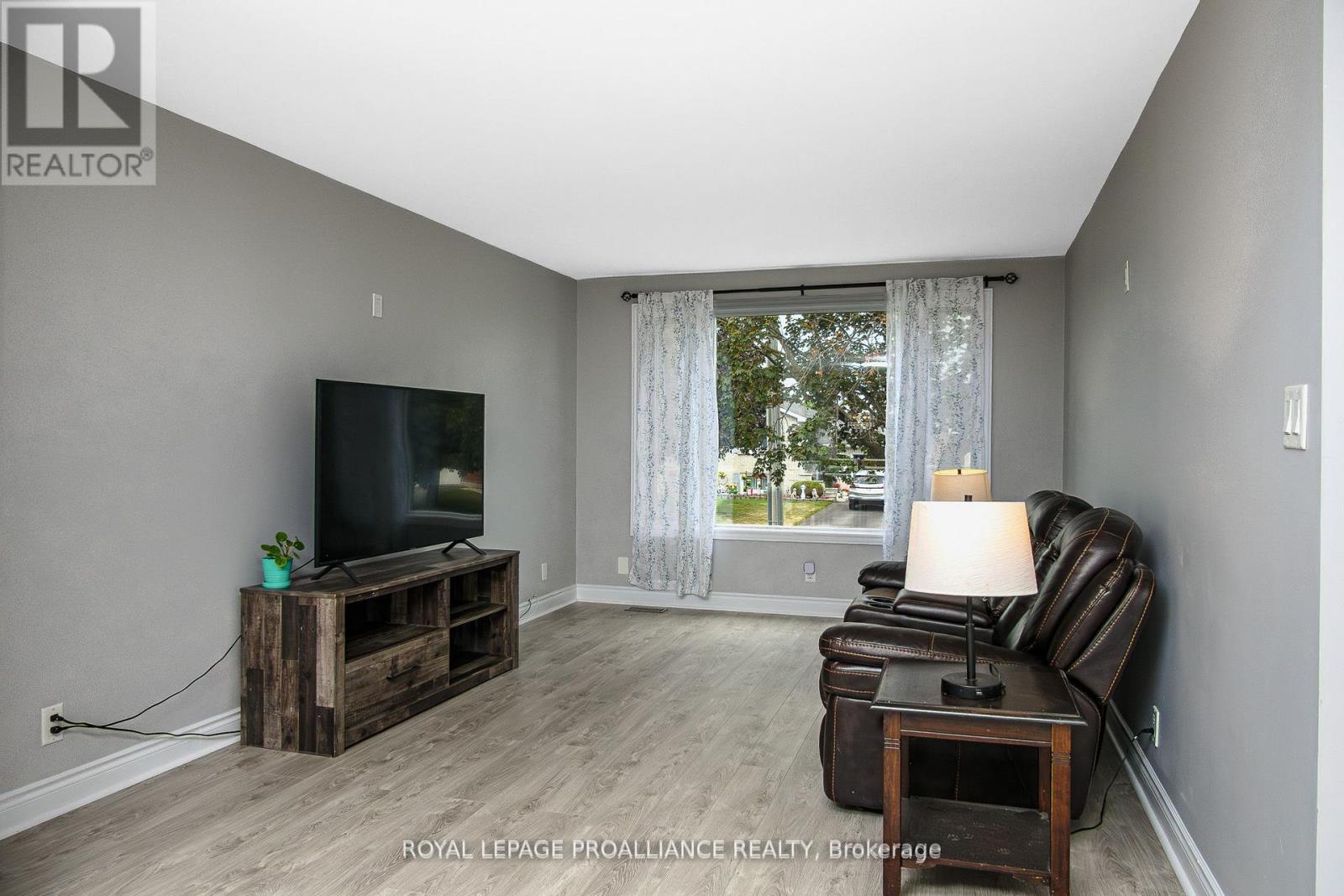 11 Springbrook Crescent, Belleville, Ontario  K8P 5B7 - Photo 11 - X12861064