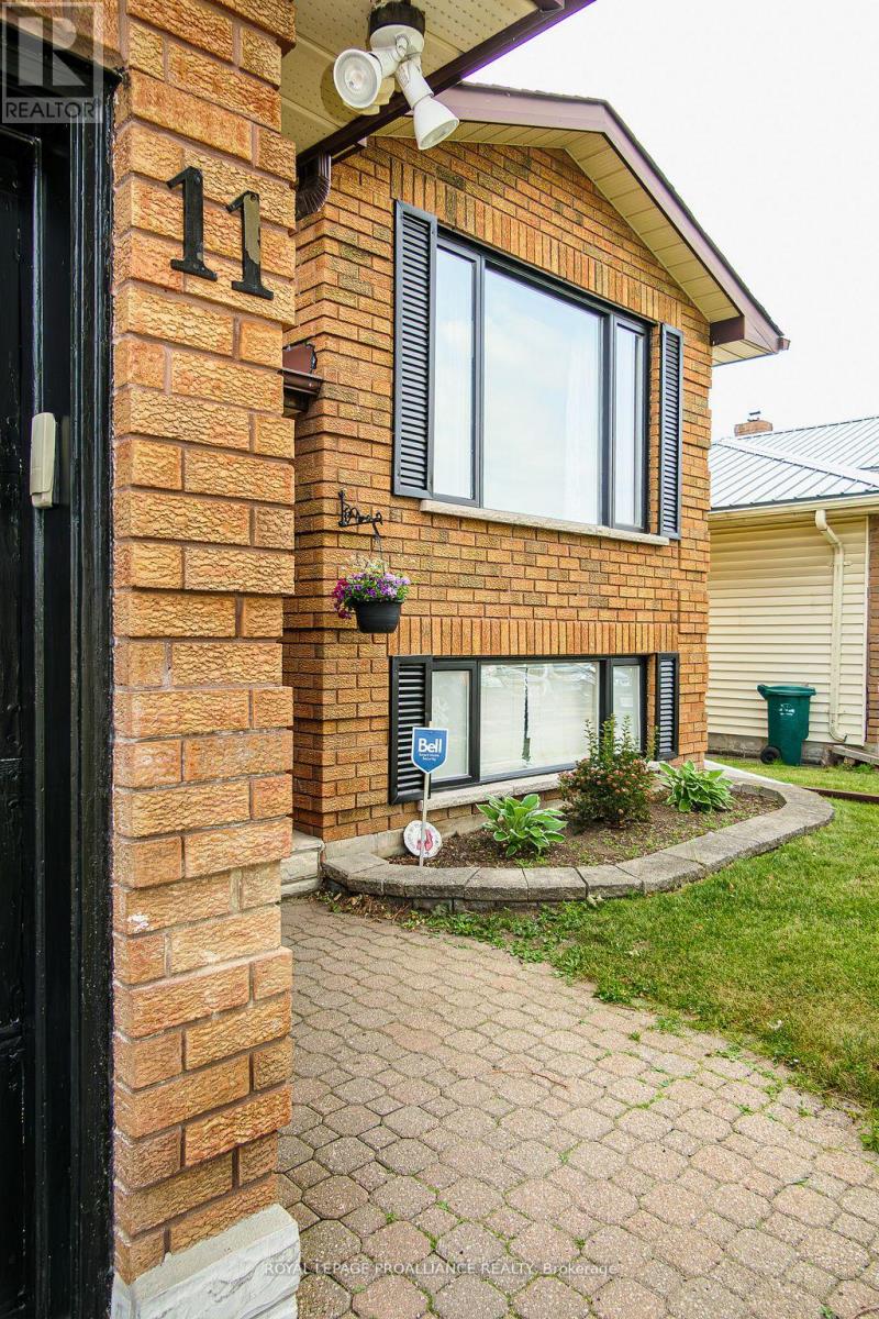 11 Springbrook Crescent, Belleville, Ontario  K8P 5B7 - Photo 5 - X12861064