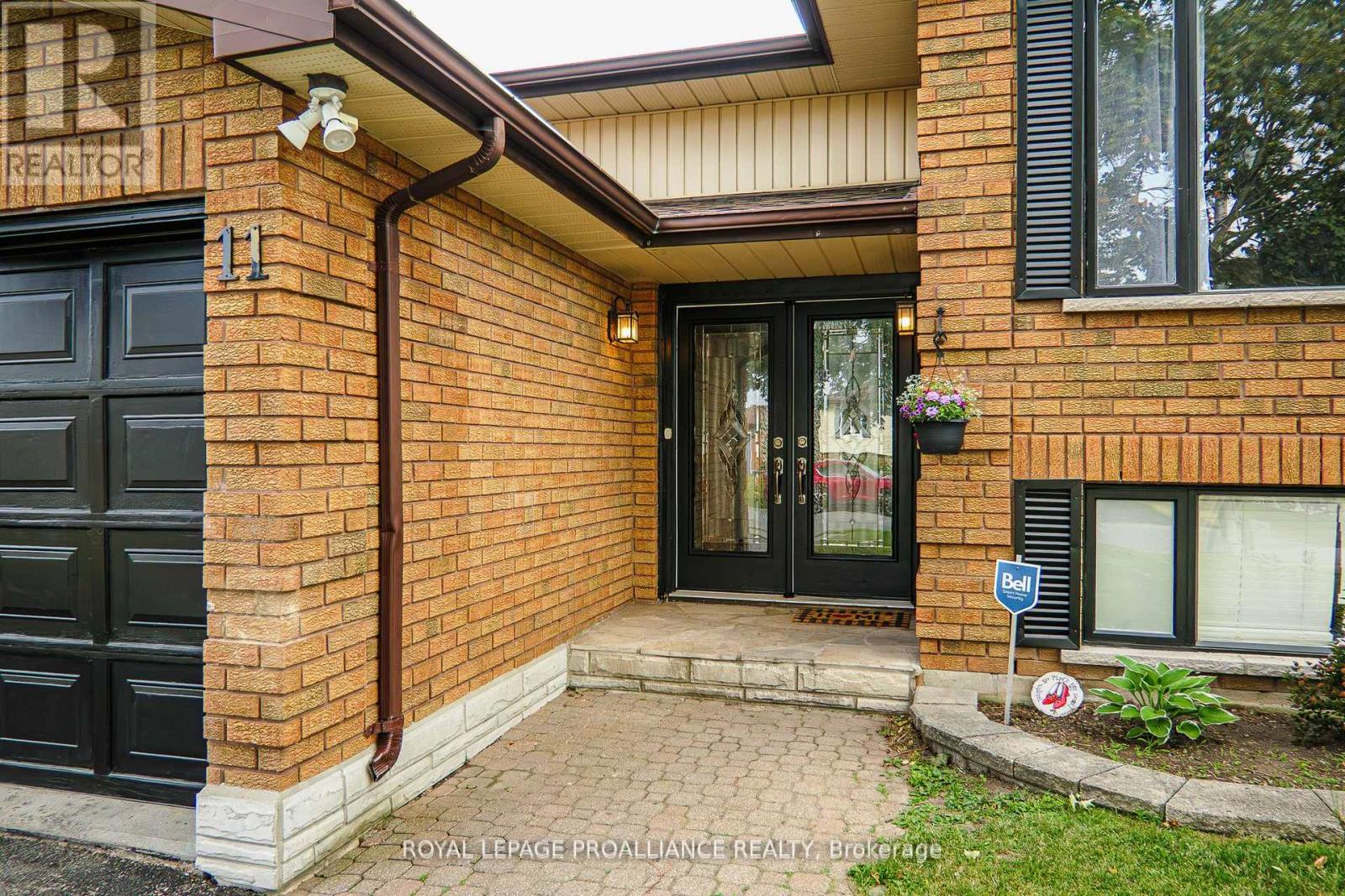 11 Springbrook Crescent, Belleville, Ontario  K8P 5B7 - Photo 6 - X12861064