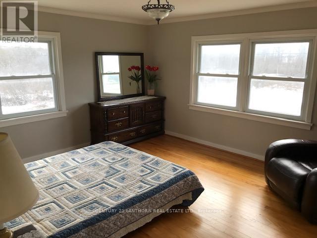 32 Ortona Circle N, Prince Edward County, Ontario  K0K 2T0 - Photo 12 - X12861244