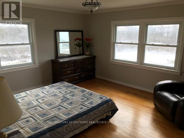 32 Ortona Circle N, Prince Edward County, Ontario  K0K 2T0 - Photo 13 - X12861244