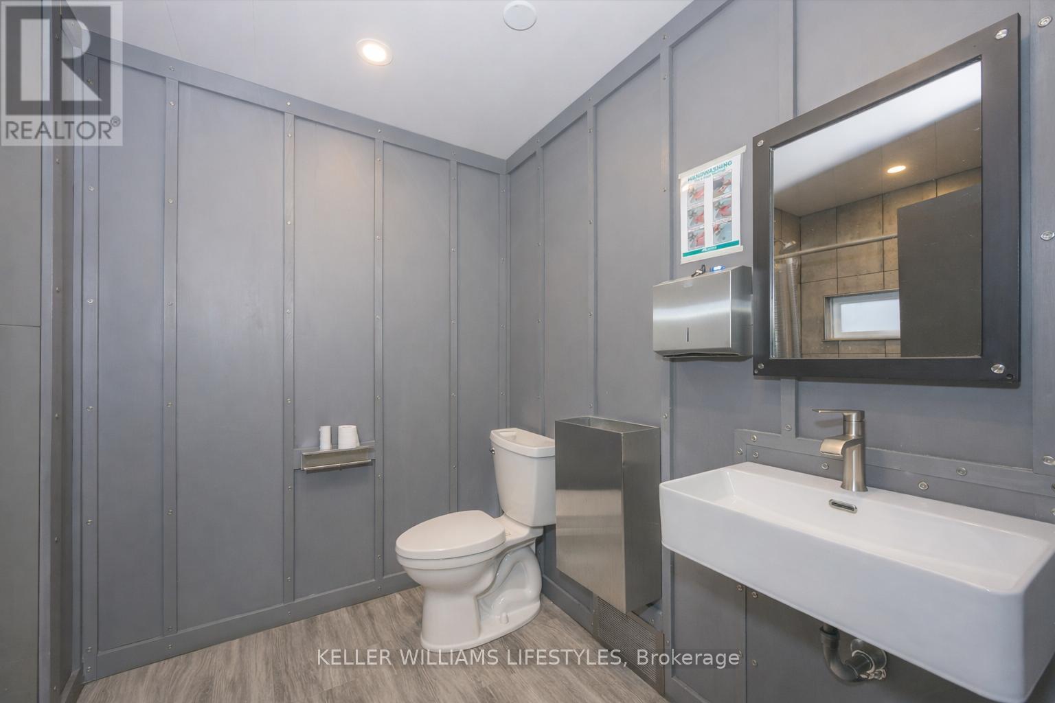 1233 Dundas Street, London East, Ontario  N5W 3B1 - Photo 14 - X12860960