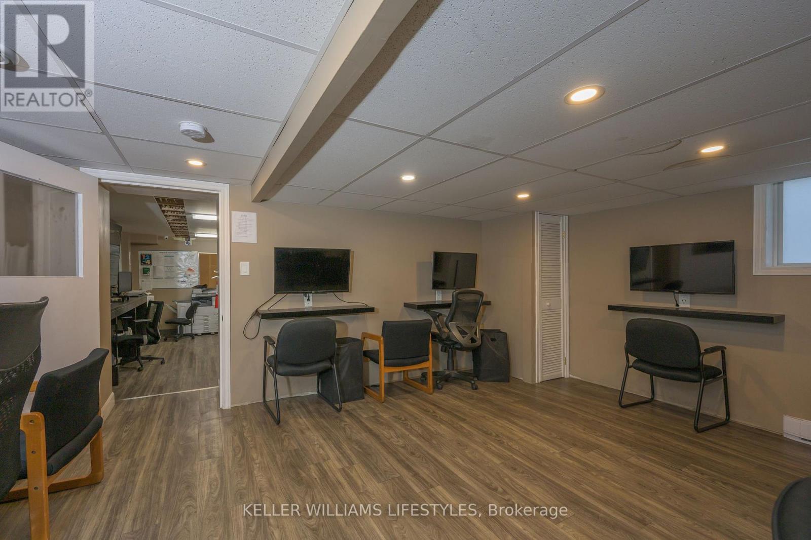 1233 Dundas Street, London East, Ontario  N5W 3B1 - Photo 35 - X12860960