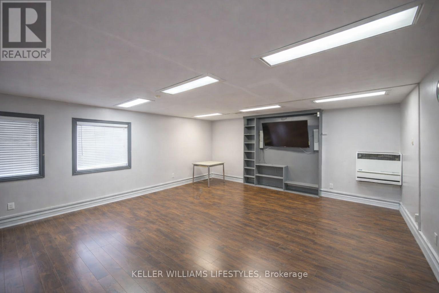 1233 Dundas Street, London East, Ontario  N5W 3B1 - Photo 5 - X12860960