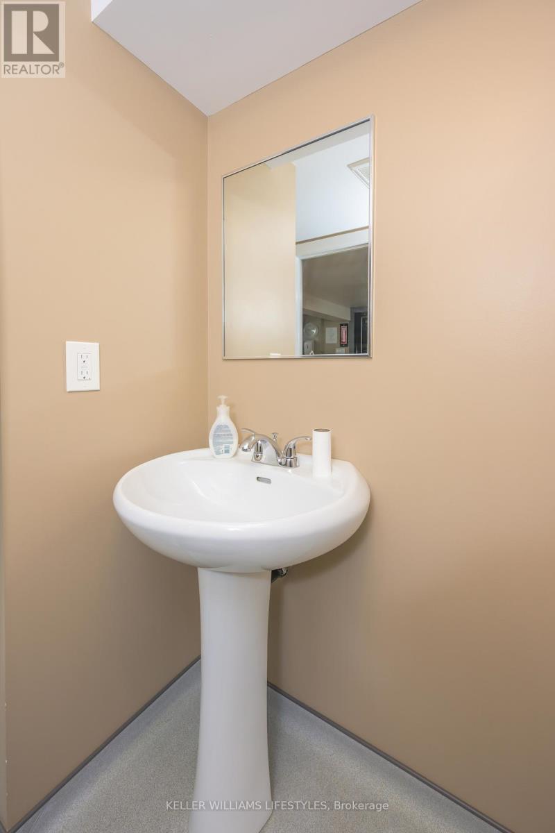 1235 Dundas Street, London East, Ontario  N5W 3B1 - Photo 15 - X12860966