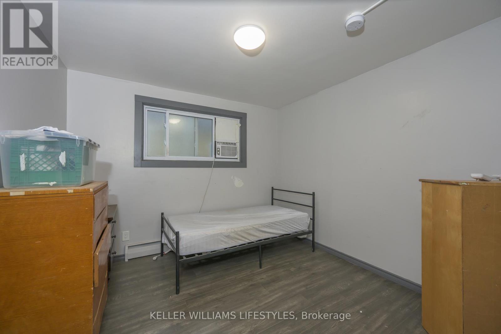 1235 Dundas Street, London East, Ontario  N5W 3B1 - Photo 18 - X12860966