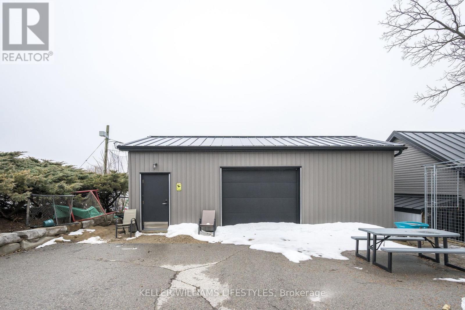 1235 Dundas Street, London East, Ontario  N5W 3B1 - Photo 2 - X12860966