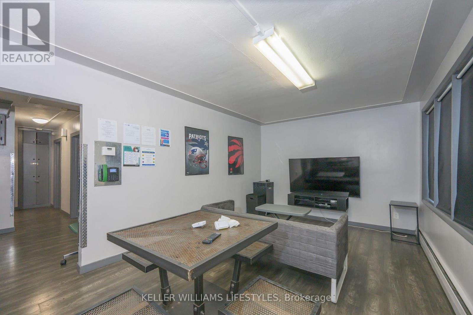 1235 Dundas Street, London East, Ontario  N5W 3B1 - Photo 25 - X12860966