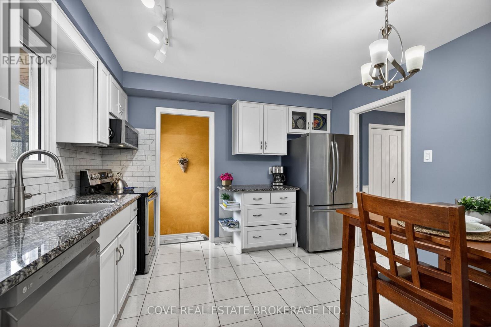 70 Elmgrove Crescent, London South, Ontario  N6J 4H1 - Photo 14 - X12861036