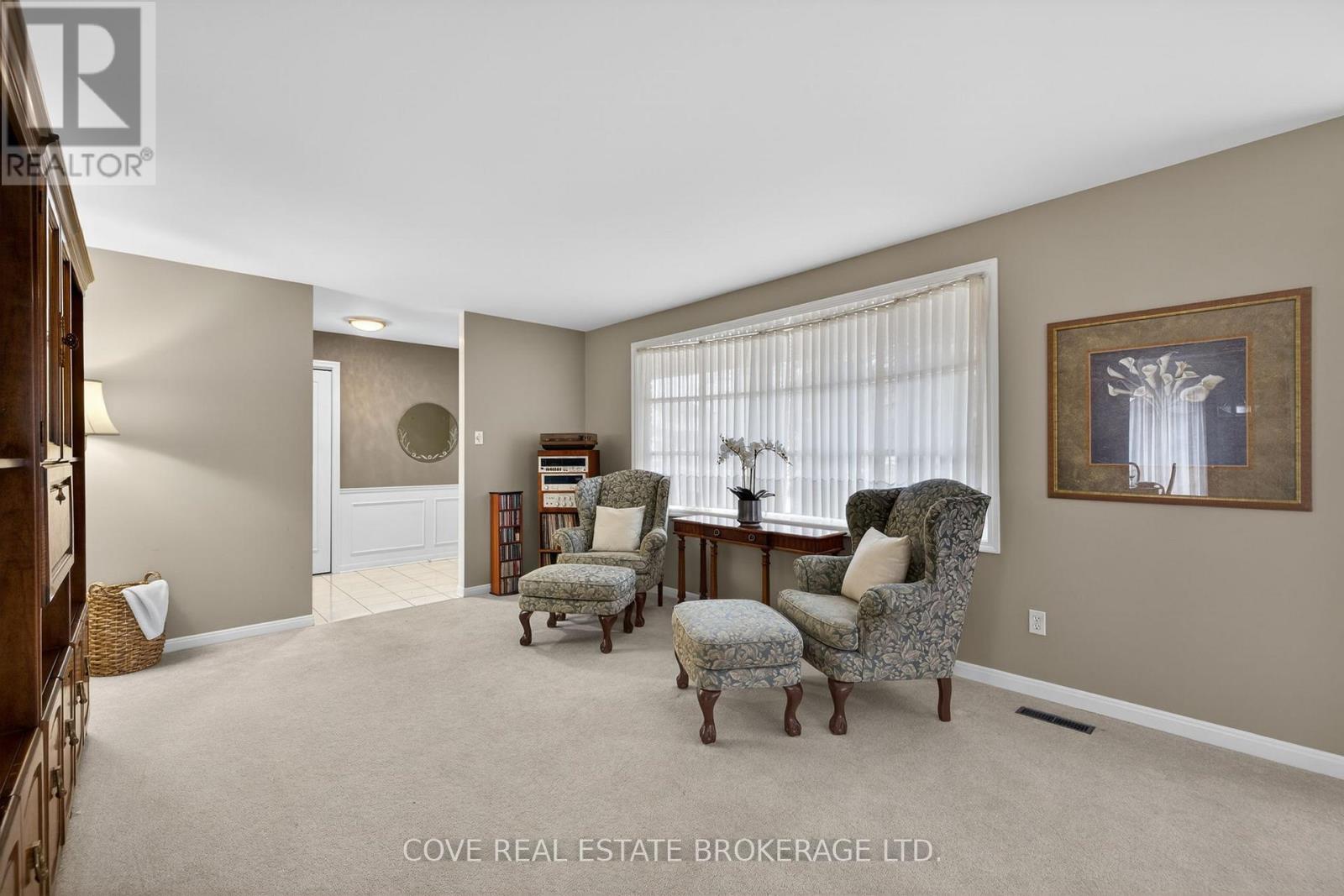 70 Elmgrove Crescent, London South, Ontario  N6J 4H1 - Photo 5 - X12861036