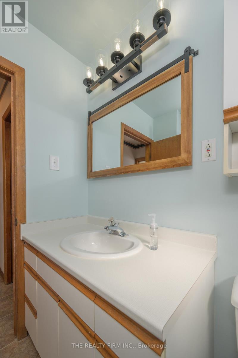 15233 Medway Road, Middlesex Centre, Ontario  N0M 1C0 - Photo 24 - X12861148