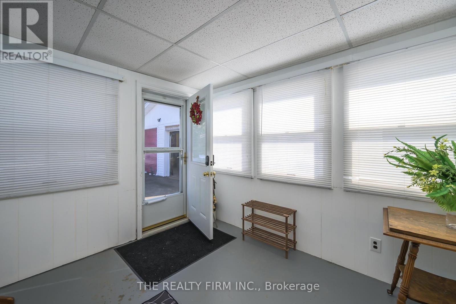 15233 Medway Road, Middlesex Centre, Ontario  N0M 1C0 - Photo 4 - X12861148