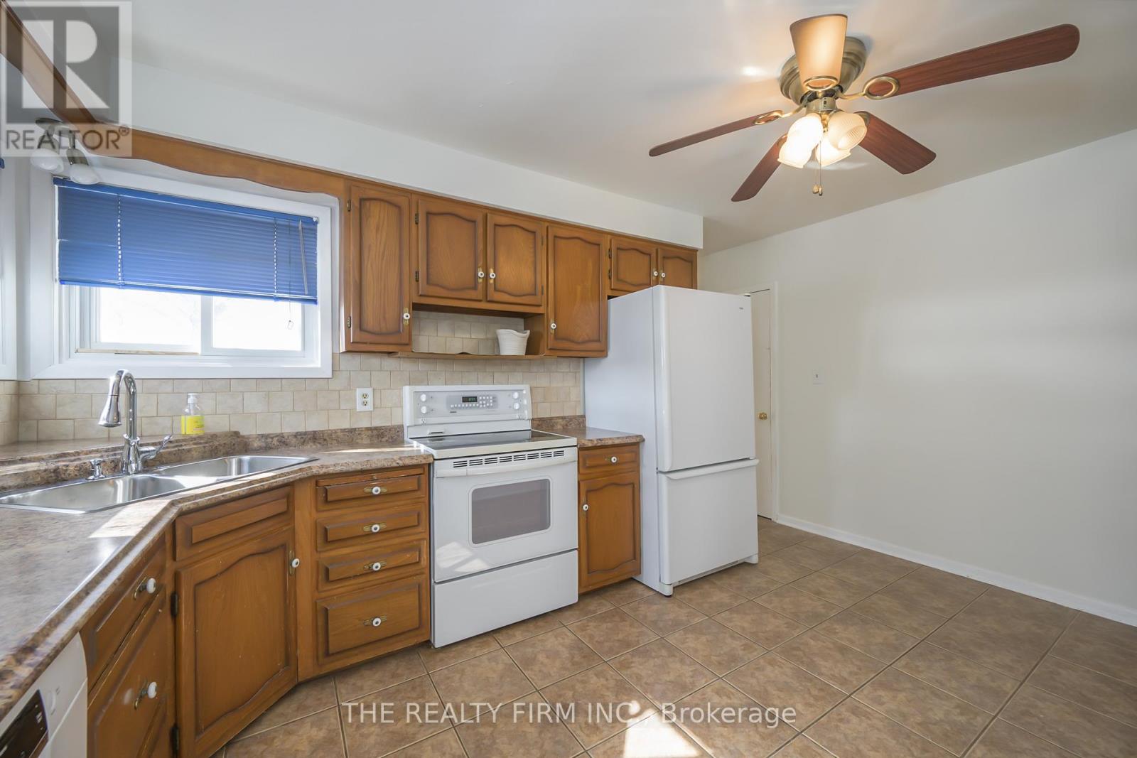 15233 Medway Road, Middlesex Centre, Ontario  N0M 1C0 - Photo 6 - X12861148