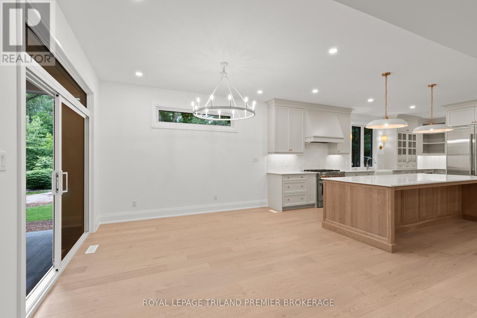 9940 Ontario Street, Lambton Shores, Ontario  N0M 2L0 - Photo 17 - X12861202