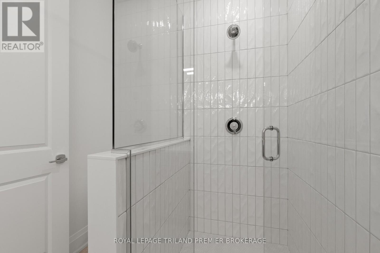 9940 Ontario Street, Lambton Shores, Ontario  N0M 2L0 - Photo 27 - X12861202