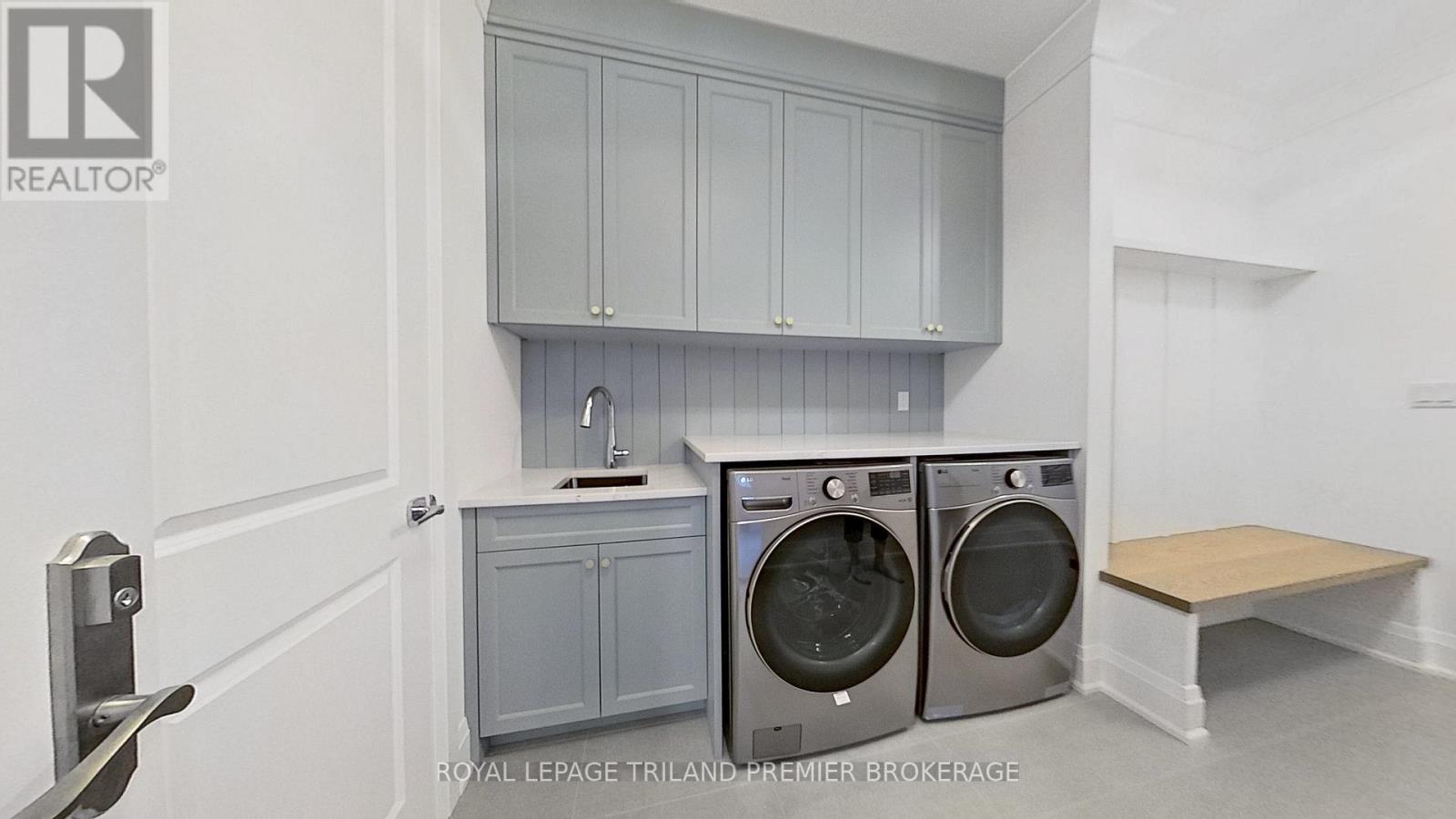 9940 Ontario Street, Lambton Shores, Ontario  N0M 2L0 - Photo 28 - X12861202