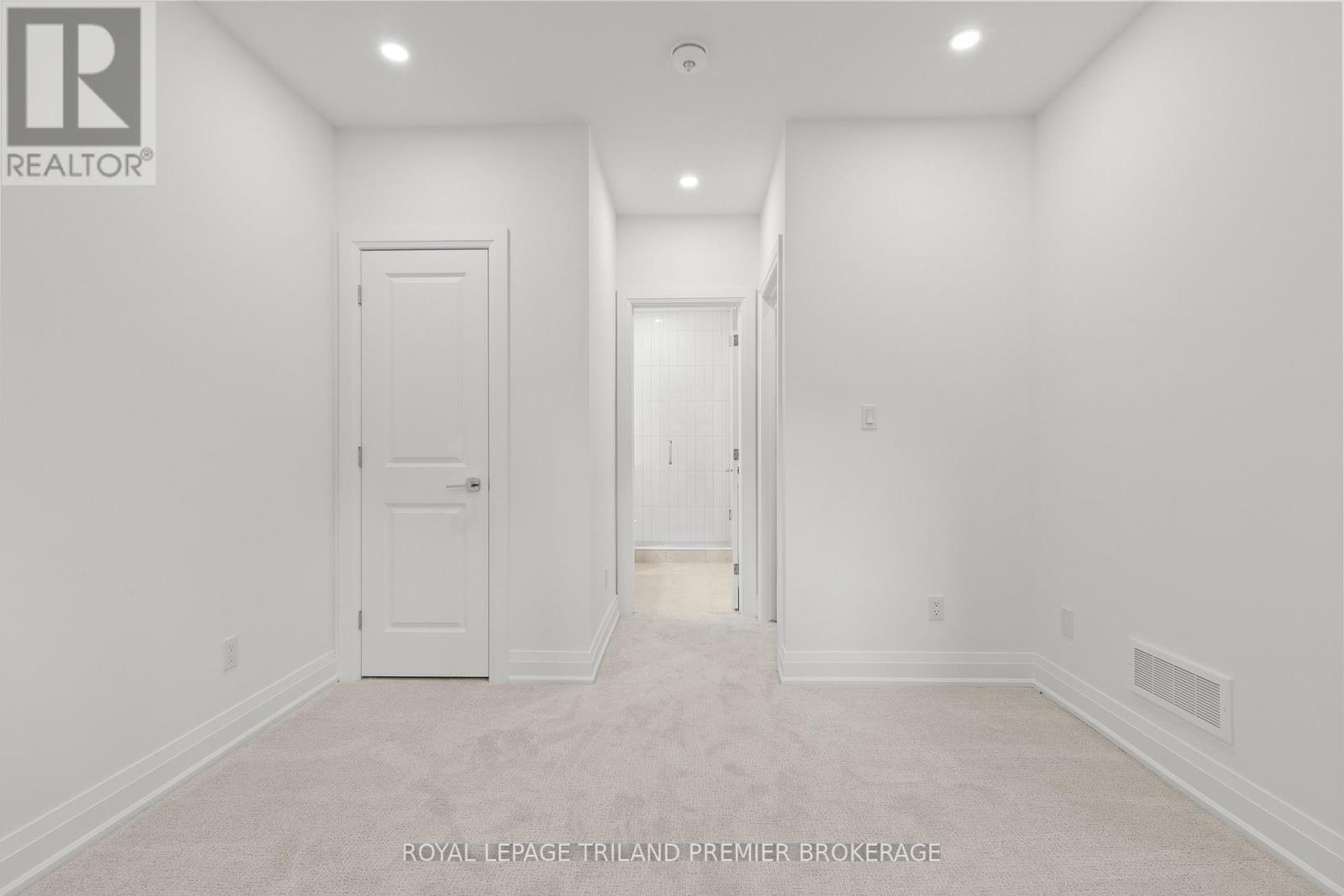 9940 Ontario Street, Lambton Shores, Ontario  N0M 2L0 - Photo 35 - X12861202