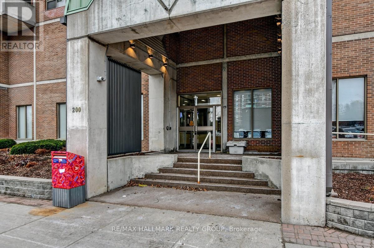 506 - 200 Lafontaine Avenue, Ottawa, Ontario  K1L 8K8 - Photo 2 - X12860976