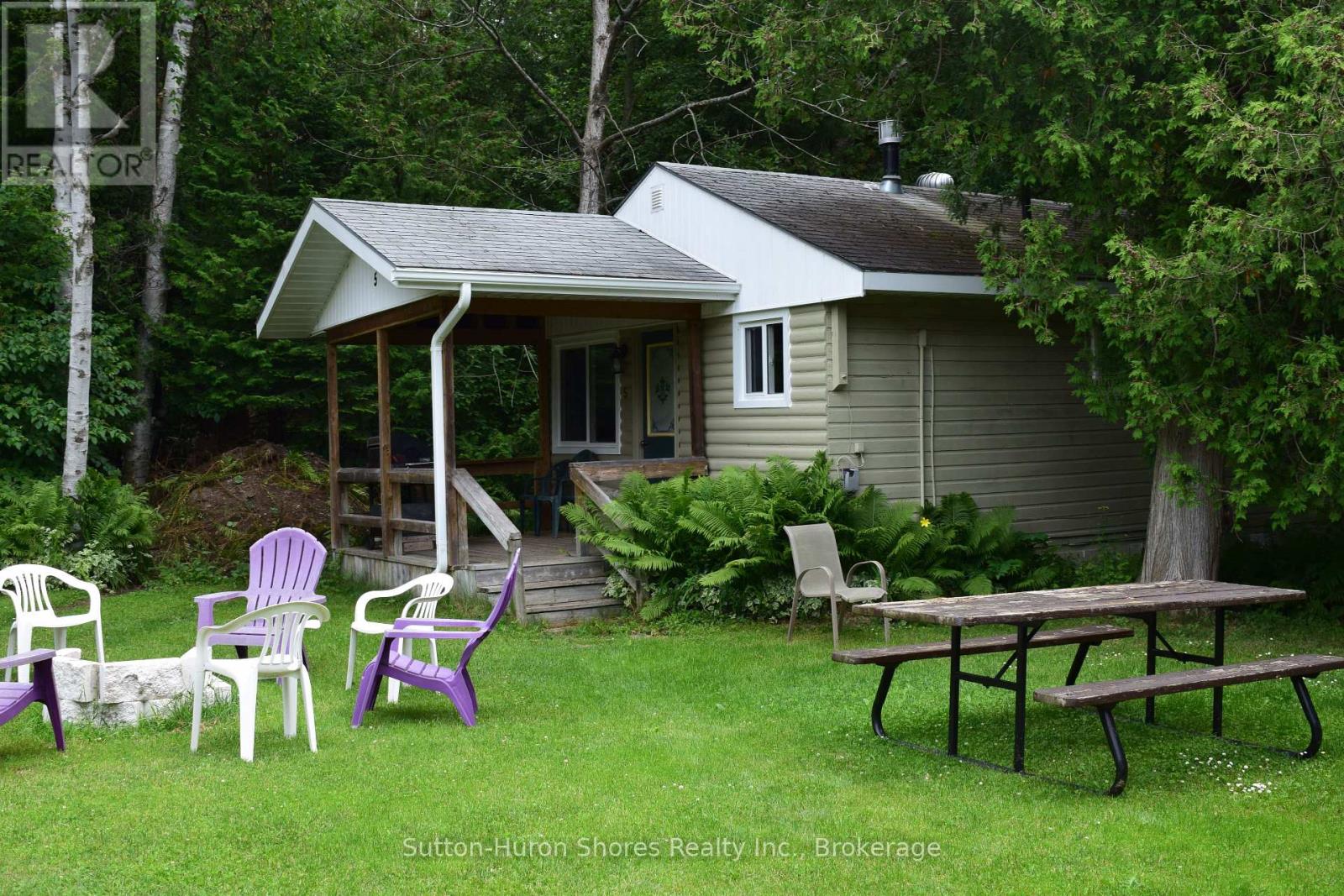 95 Mcvicar Street, Saugeen Shores, Ontario  N0H 2C0 - Photo 10 - X12397862