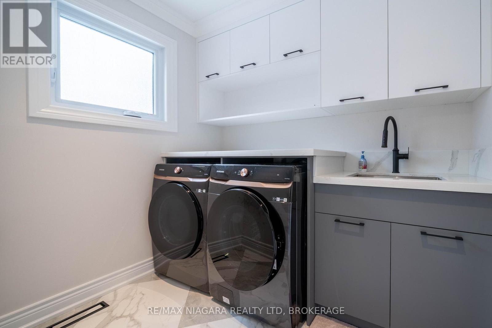 18 Mountbatten Road, Toronto, Ontario  M9P 1Z2 - Photo 23 - W12860992