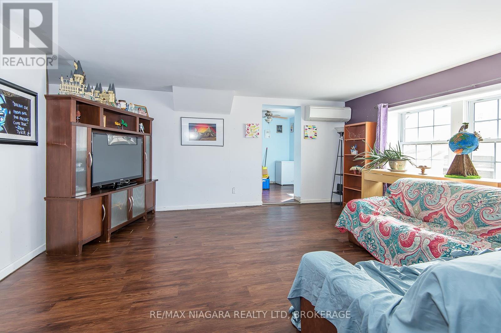 98 Chippawa Road, Port Colborne, Ontario  L3K 1T5 - Photo 2 - X12861030