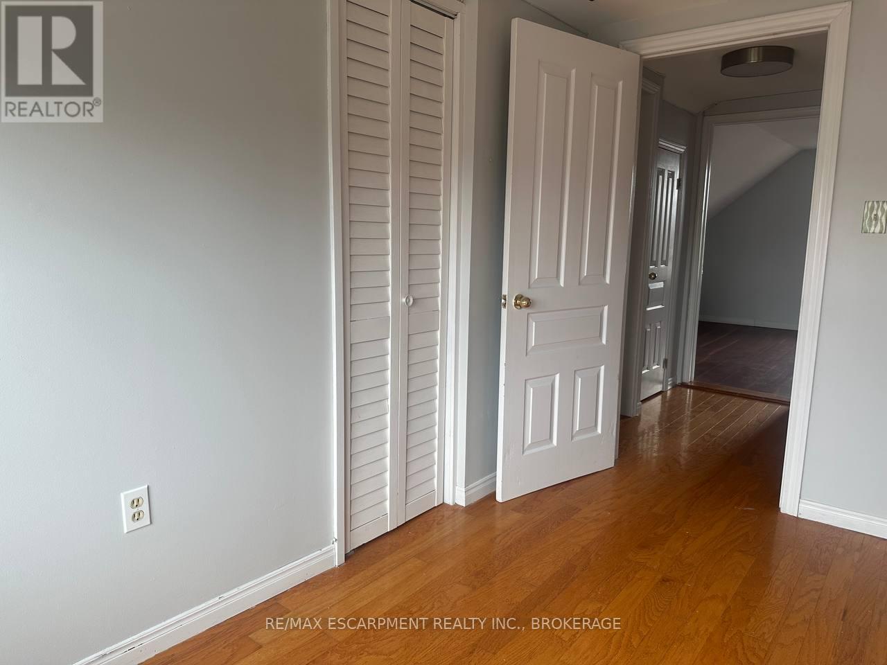 Upper - 64 Gage Avenue S, Hamilton, Ontario  L8M 3C9 - Photo 13 - X12861078