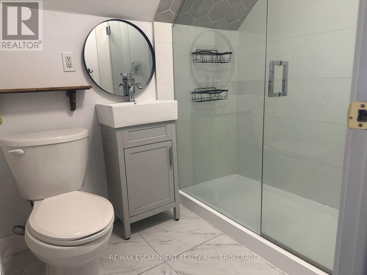 Upper - 64 Gage Avenue S, Hamilton, Ontario  L8M 3C9 - Photo 16 - X12861078