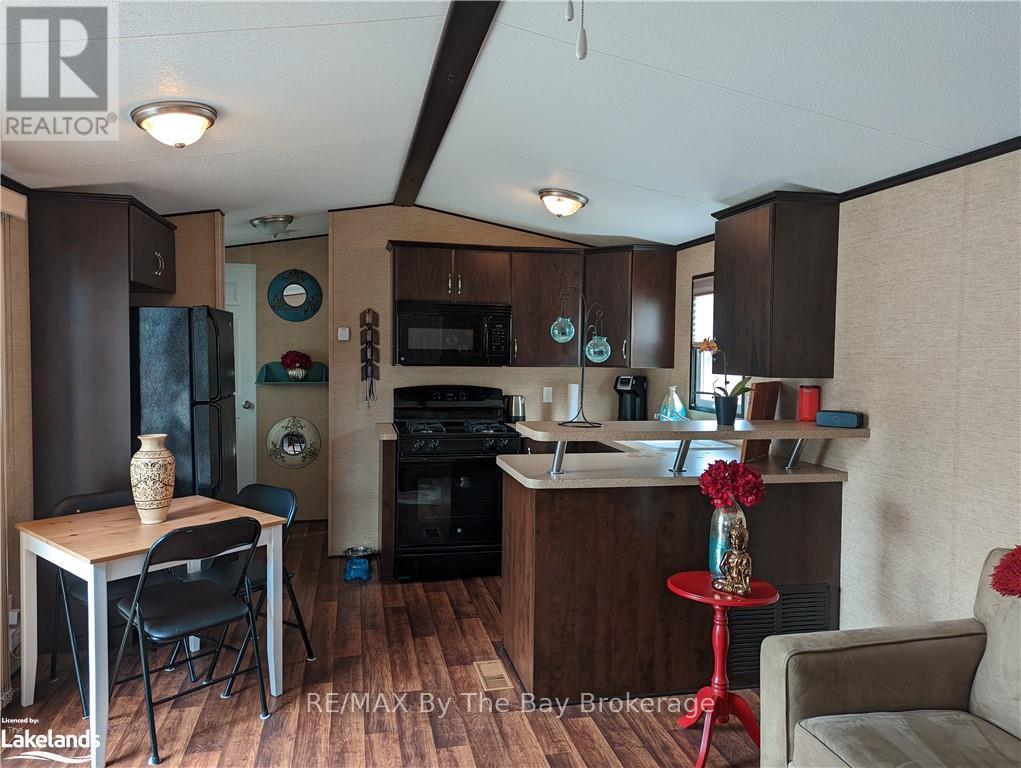 16 Kenora Trail, Wasaga Beach, Ontario  L9Z 1X7 - Photo 8 - S12861266