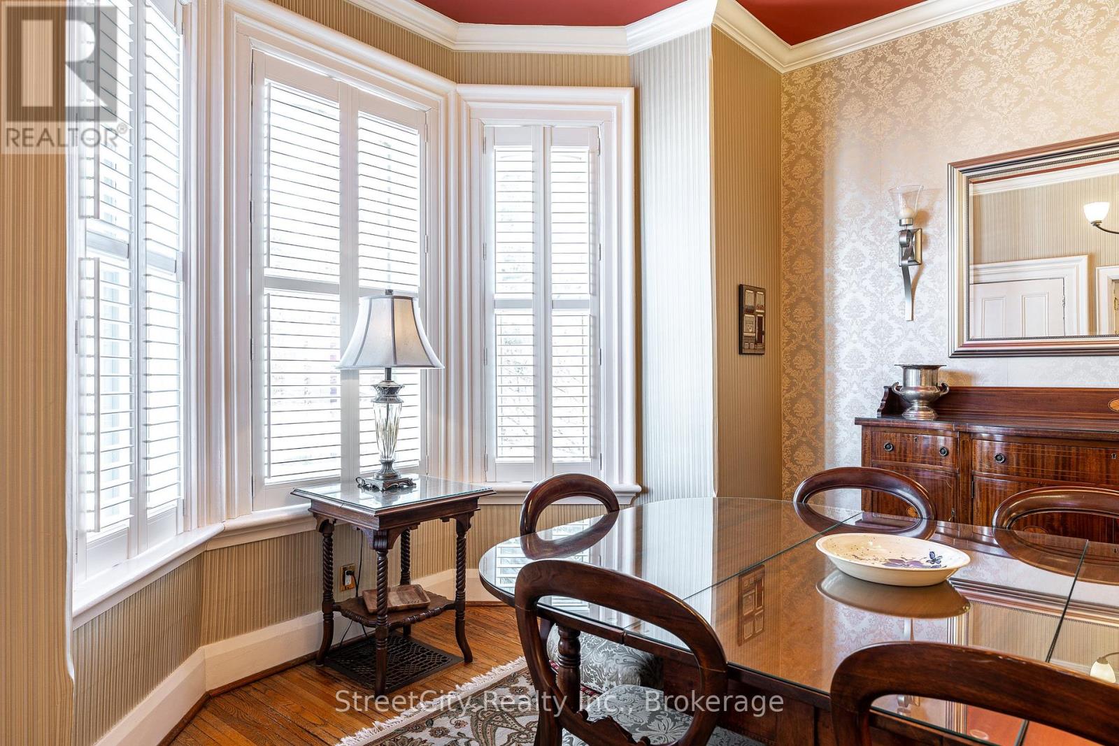 67 Douro Street, Stratford, Ontario  N5A 3R2 - Photo 11 - X12860956