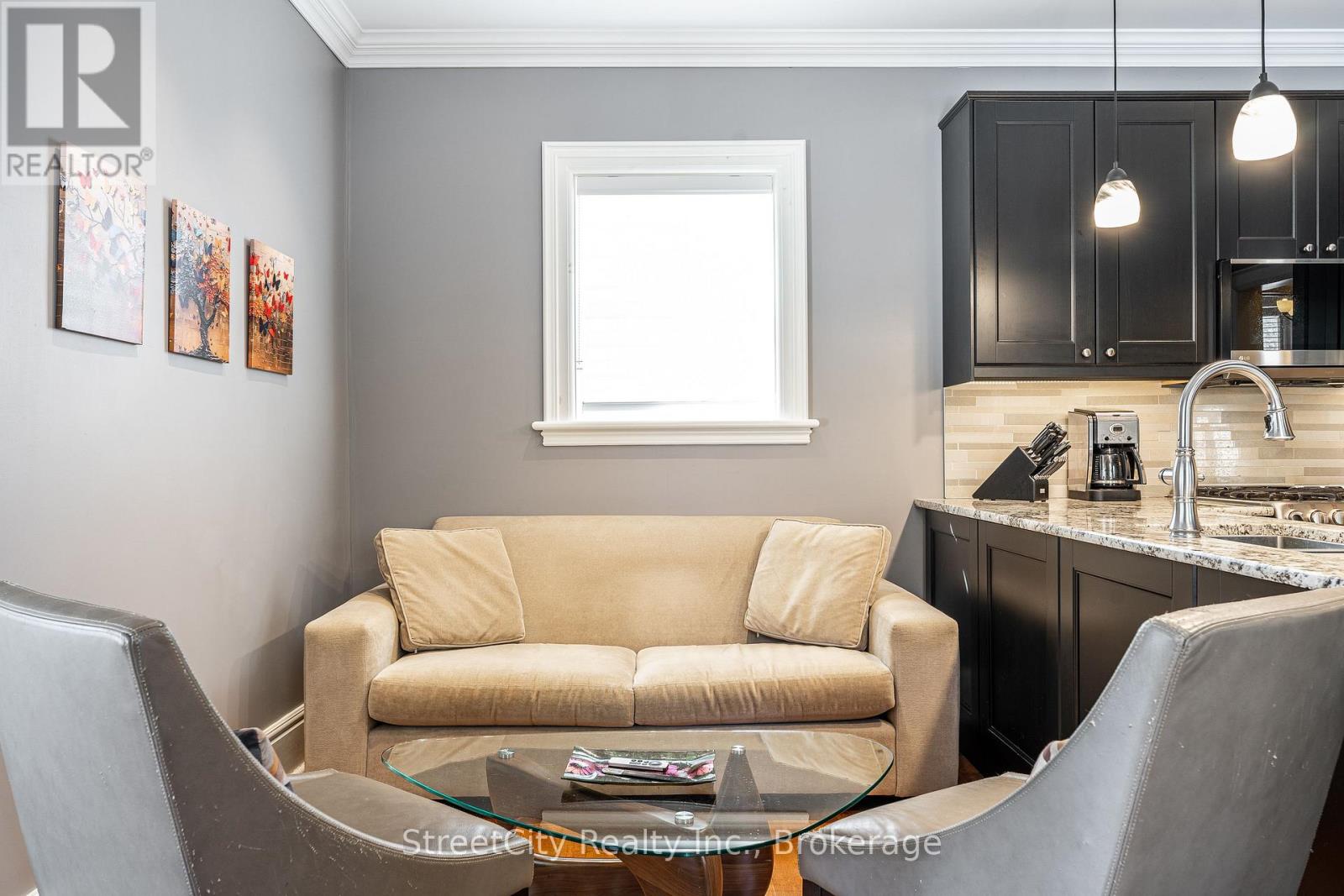 67 Douro Street, Stratford, Ontario  N5A 3R2 - Photo 17 - X12860956