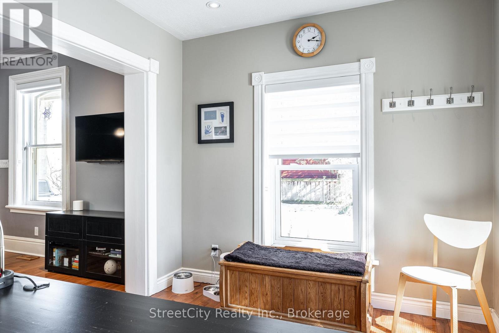 67 Douro Street, Stratford, Ontario  N5A 3R2 - Photo 20 - X12860956