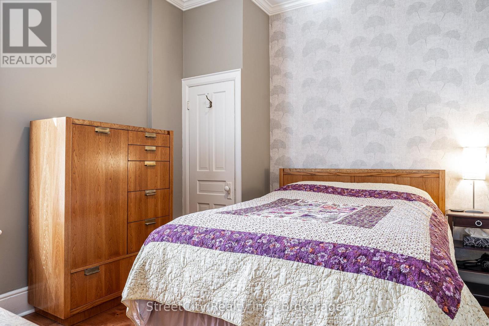 67 Douro Street, Stratford, Ontario  N5A 3R2 - Photo 21 - X12860956