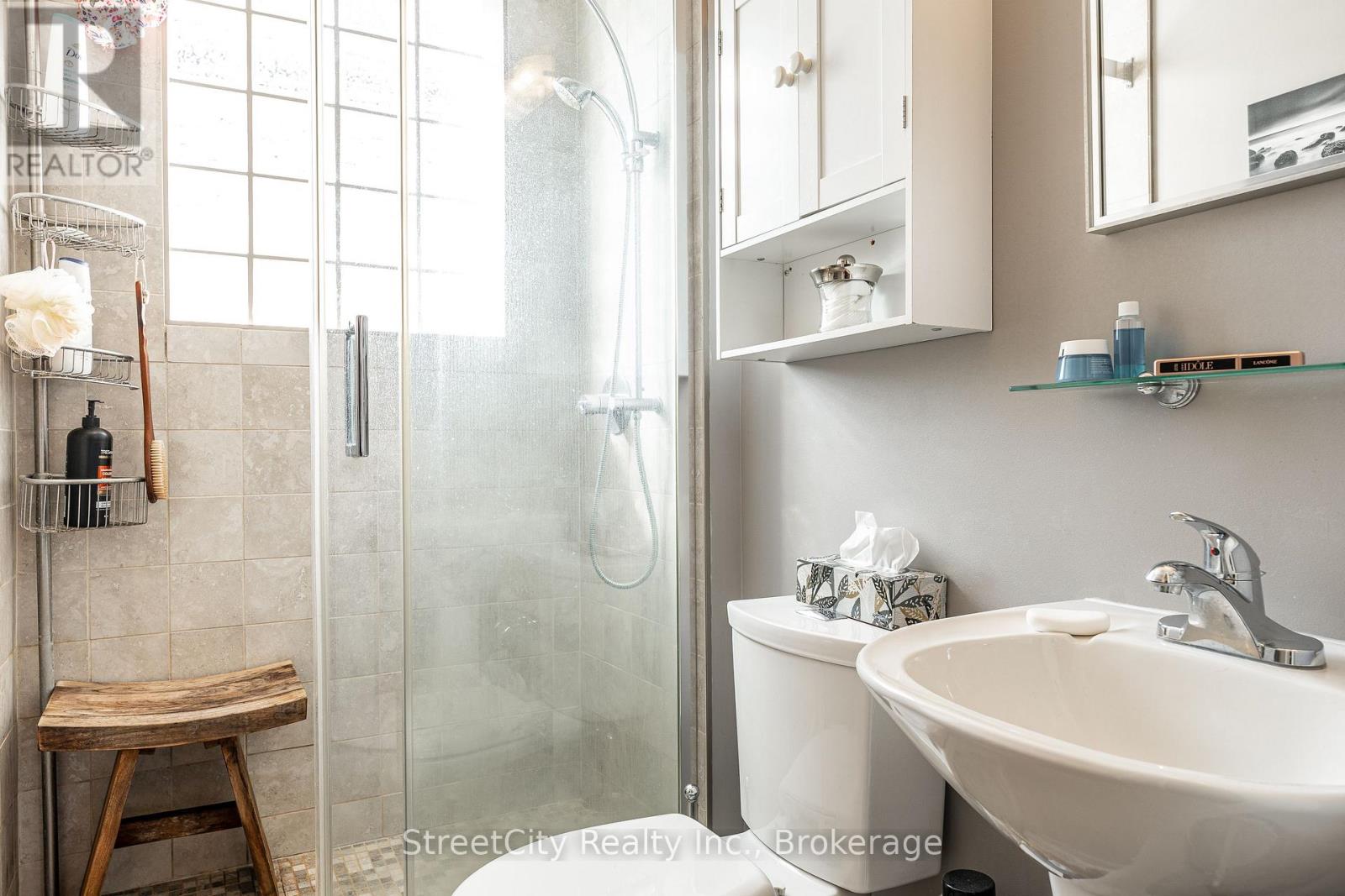 67 Douro Street, Stratford, Ontario  N5A 3R2 - Photo 22 - X12860956