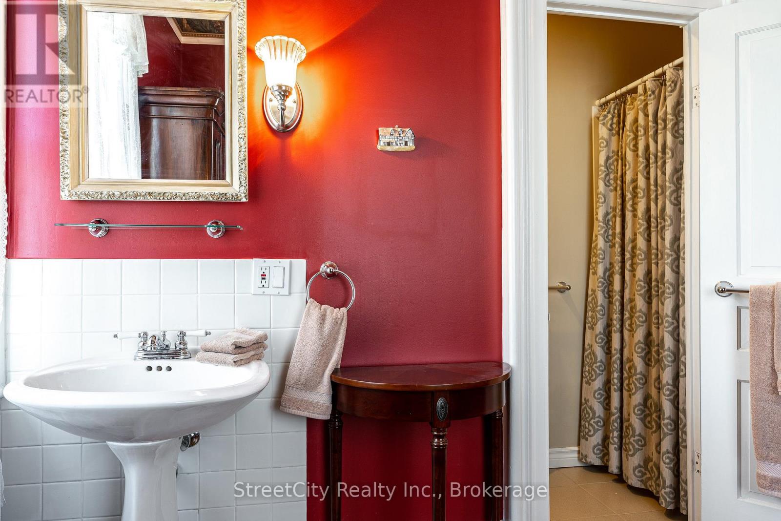 67 Douro Street, Stratford, Ontario  N5A 3R2 - Photo 27 - X12860956