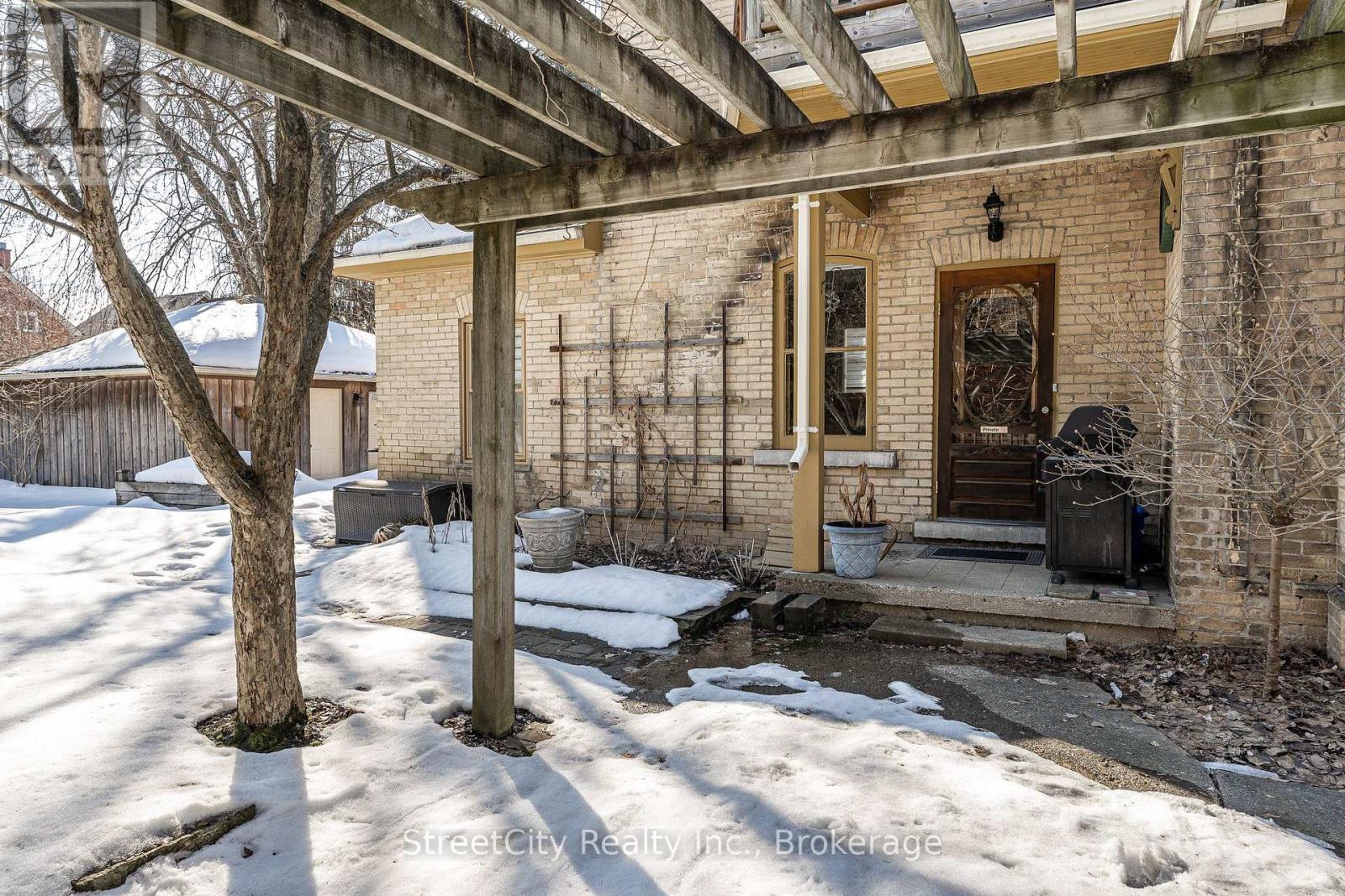 67 Douro Street, Stratford, Ontario  N5A 3R2 - Photo 39 - X12860956