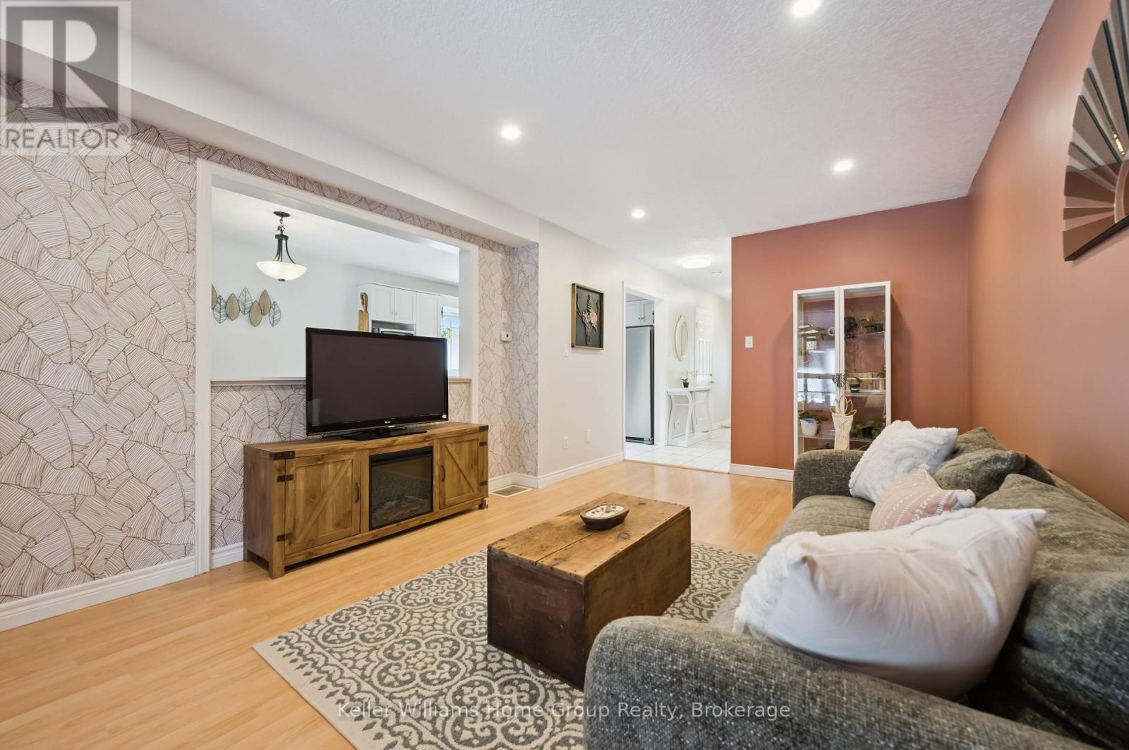 758 Victoria Terrace, Centre Wellington, Ontario  N1M 3E7 - Photo 10 - X12860994