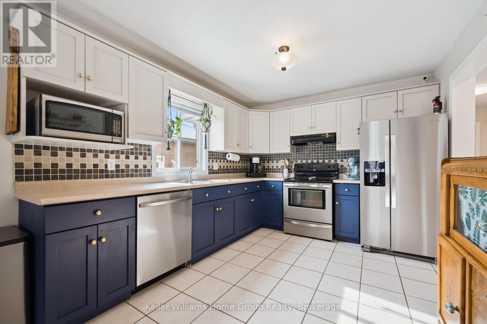 758 Victoria Terrace, Centre Wellington, Ontario  N1M 3E7 - Photo 13 - X12860994