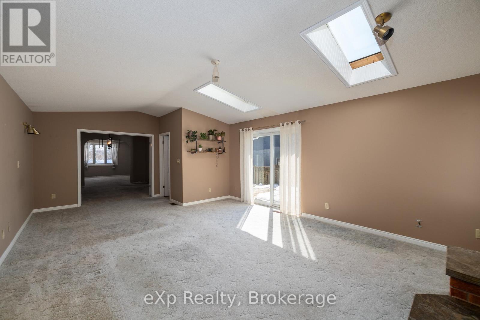 1760 5th Avenue W, Owen Sound, Ontario  N4K 5B8 - Photo 13 - X12861264